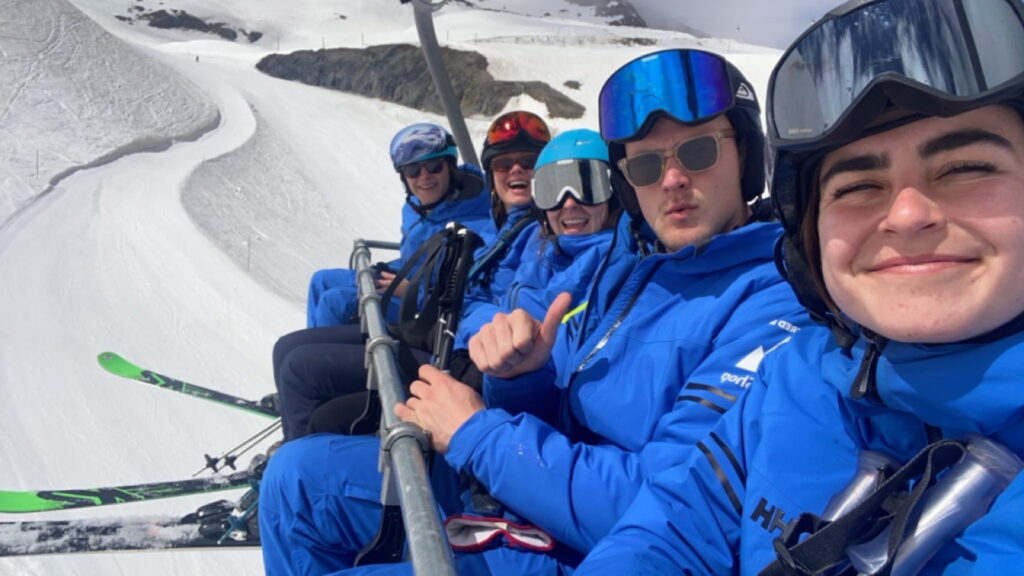 2564B5F0-0855-4FF3-92C9-308BFB253153