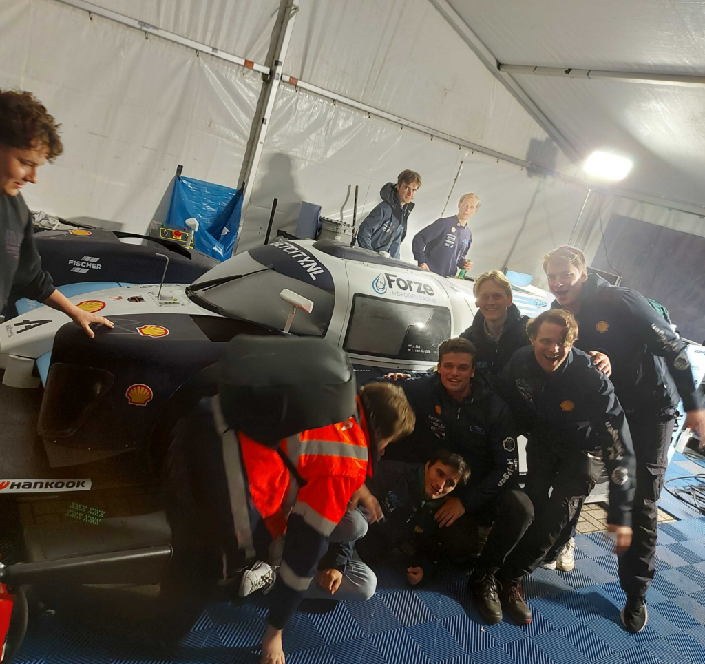 58346CAE-9E8A-42F6-8625-ADCB2B45A983 1