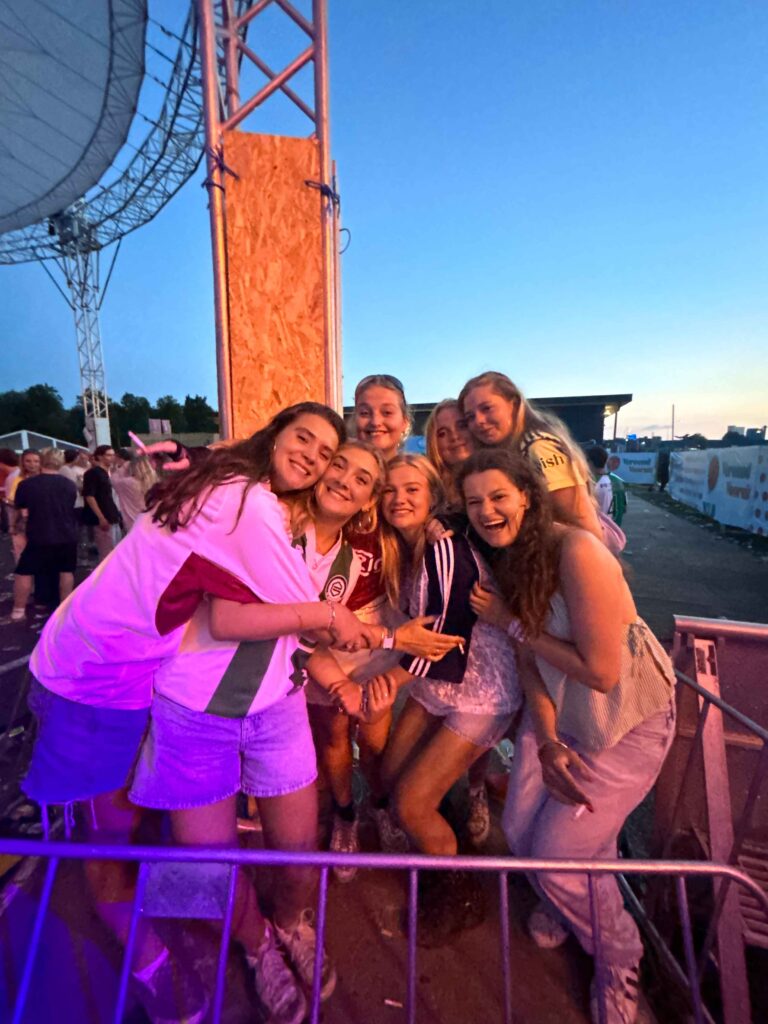 1753953712041-mszvqf4fk4_13_11zon