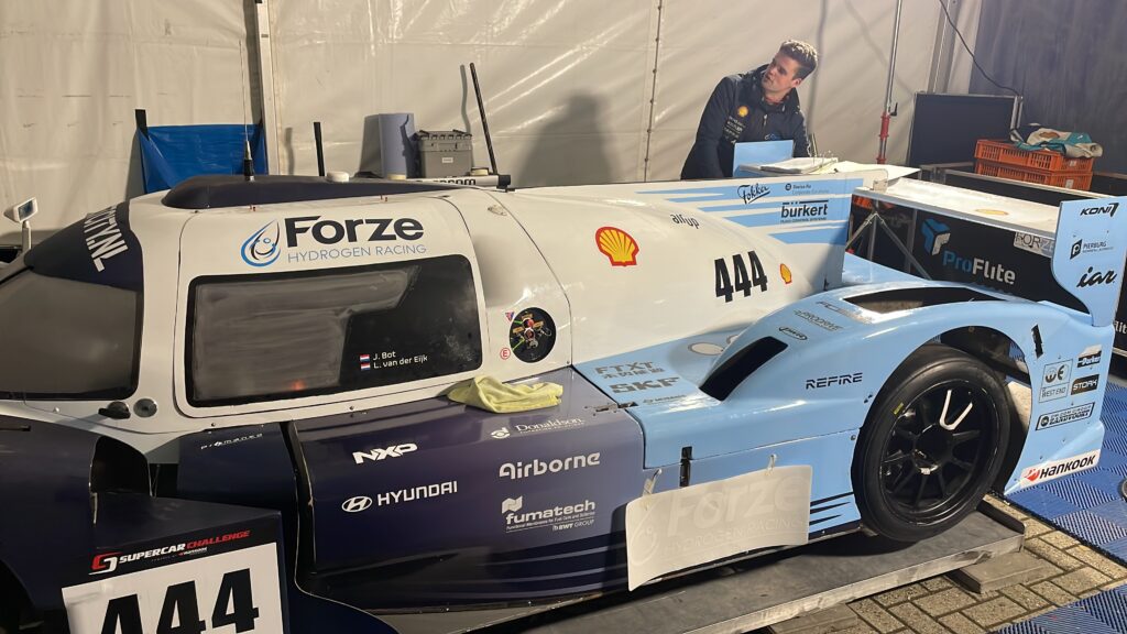 6ED0AFE9-0600-4D79-8459-BEC311AE4A33